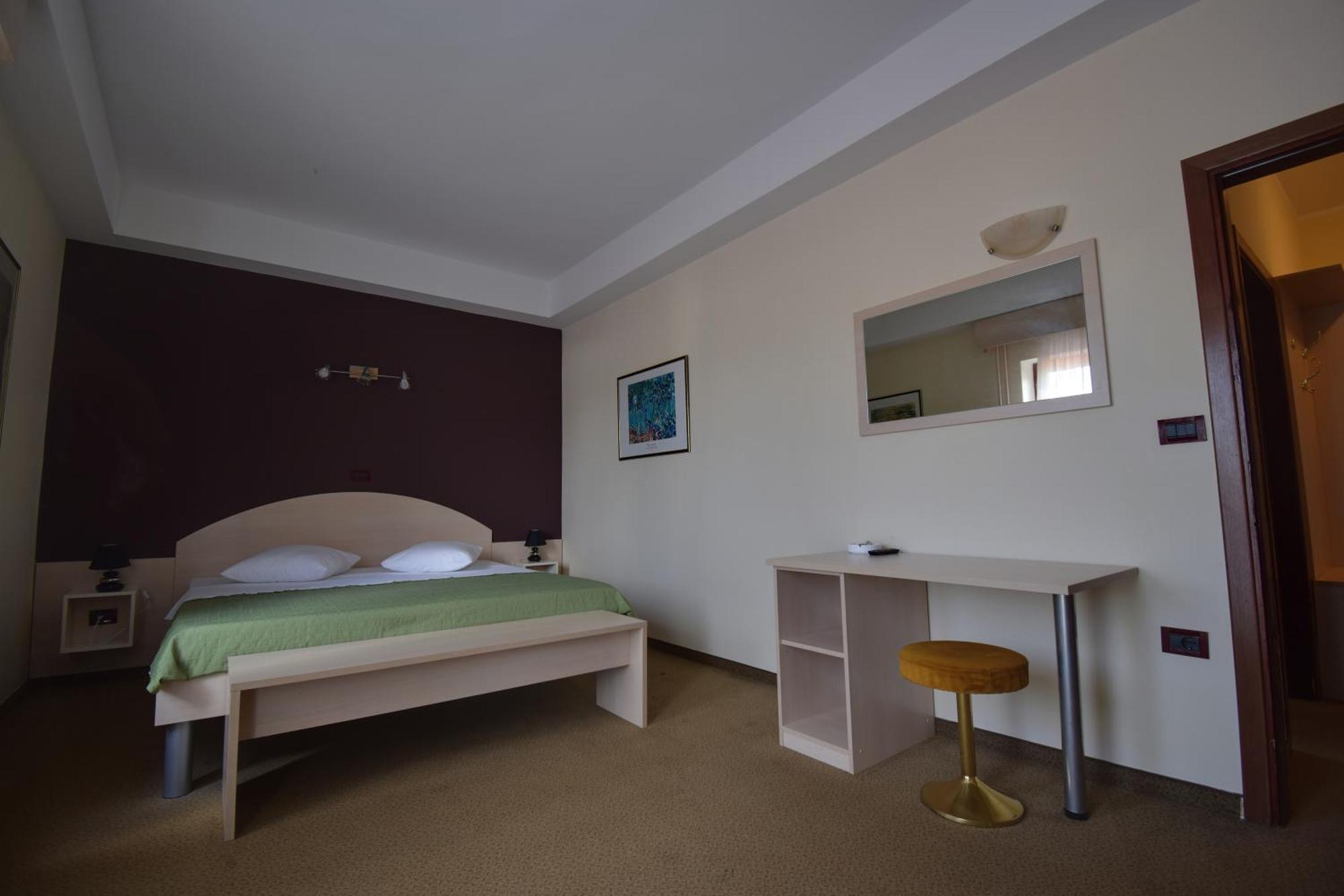 Hotel Zephyr - Plovanija Buje Eksteriør bilde